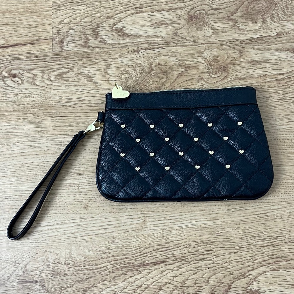 Betsey Johnson Quilted Heart Stud Wristlet‎ Clutch Womens Small Black Gold Heart